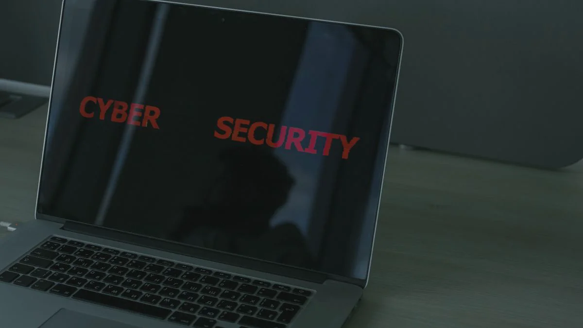Persoon die een digitale veiligheidschecklist naast een laptop bekijkt